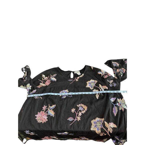 Catherines Blouse Black Plus Lace Floral Embroidered Whimsical Fairy Size 2X - Picture 9 of 11